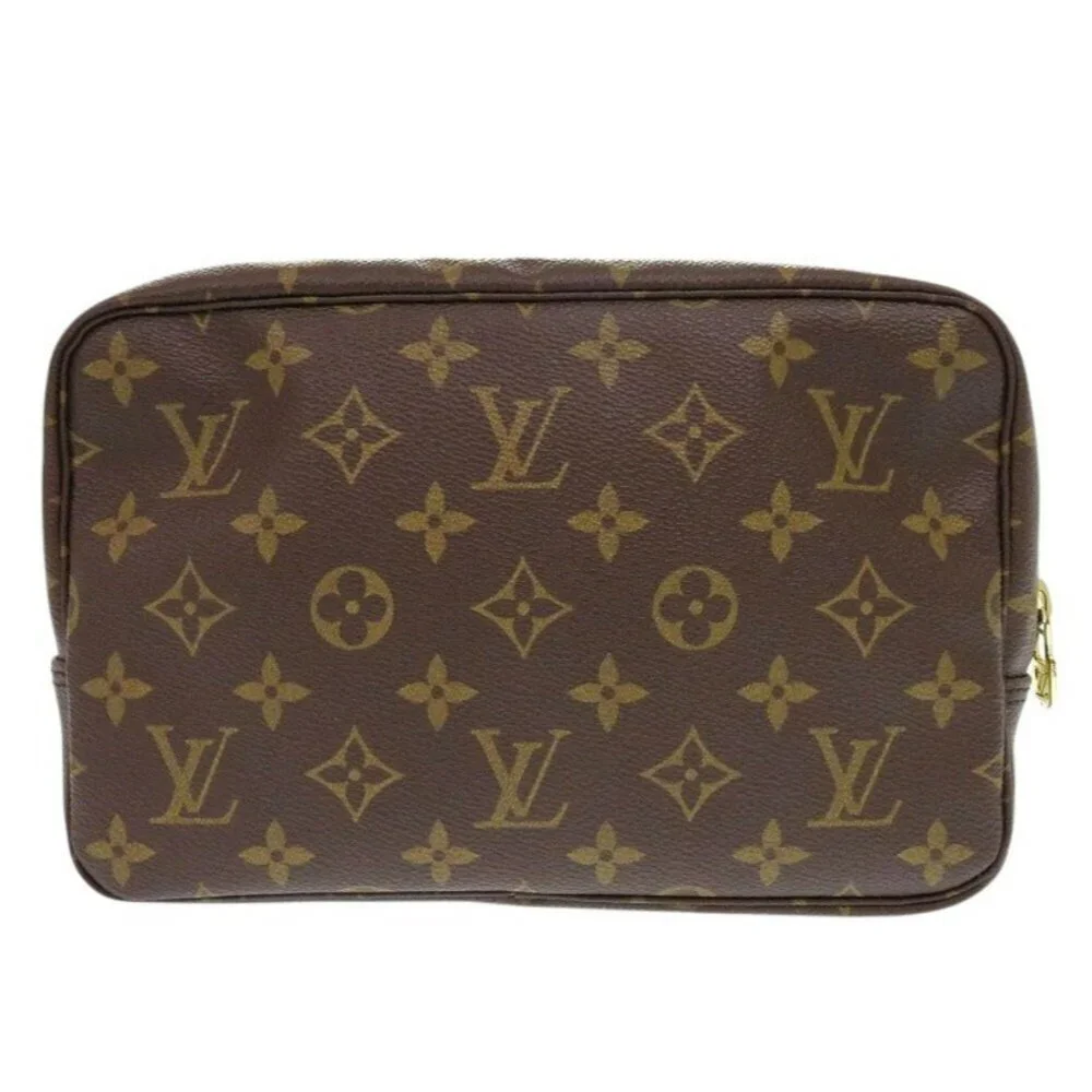 LOUIS VUITTON Authentic Brown Monogram Pouch